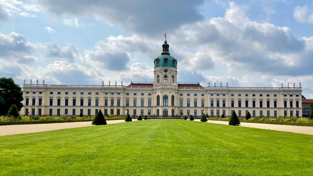 charlottenburg-palace-6601442_1280